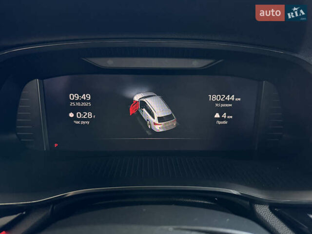 Белый Шкода Октавия, объемом двигателя 2 л и пробегом 180 тыс. км за 22700 $, фото 27 на Automoto.ua