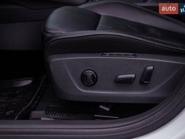 Білий Шкода Октавія, об'ємом двигуна 2 л та пробігом 199 тис. км за 19950 $, фото 48 на Automoto.ua