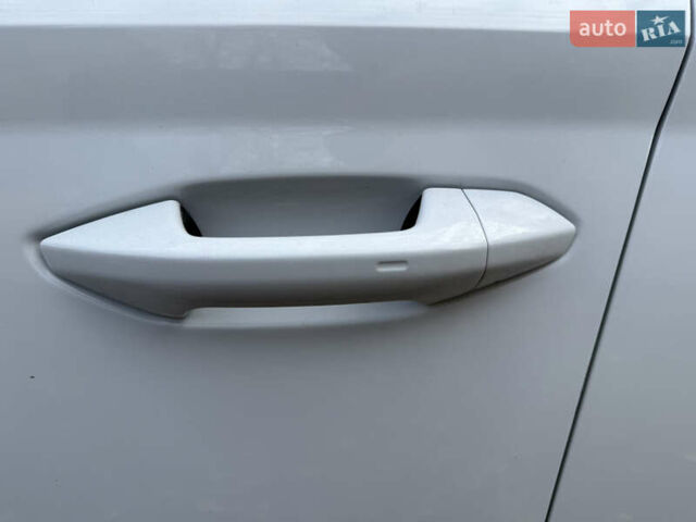 Белый Шкода Октавия, объемом двигателя 2 л и пробегом 180 тыс. км за 22700 $, фото 28 на Automoto.ua