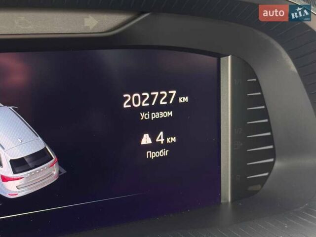 Белый Шкода Октавия, объемом двигателя 2 л и пробегом 202 тыс. км за 20500 $, фото 17 на Automoto.ua