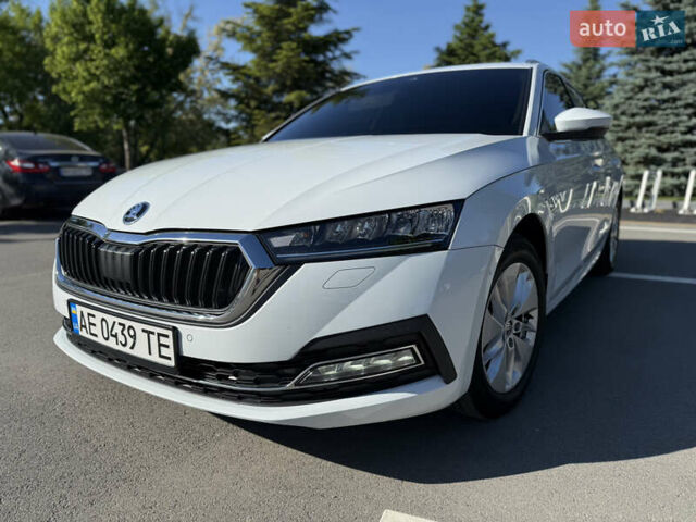 Білий Шкода Октавія, об'ємом двигуна 1.97 л та пробігом 61 тис. км за 18999 $, фото 9 на Automoto.ua