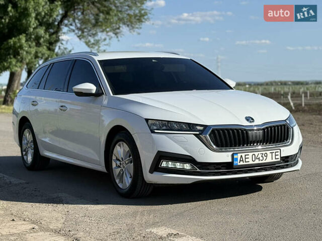 Білий Шкода Октавія, об'ємом двигуна 1.97 л та пробігом 61 тис. км за 18999 $, фото 11 на Automoto.ua