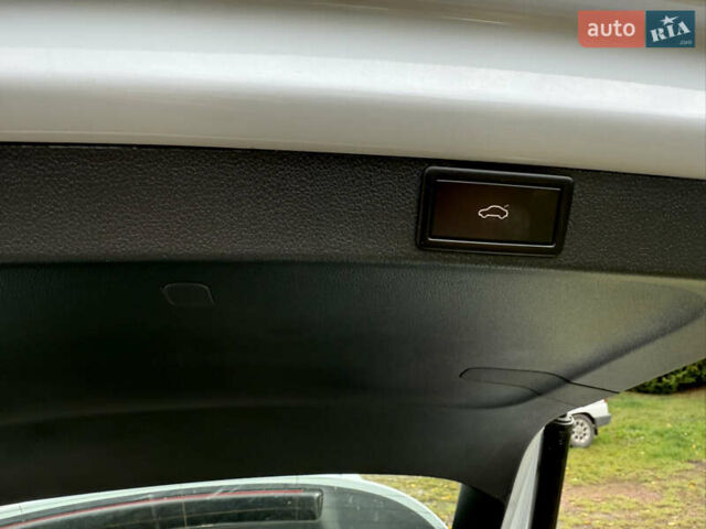 Белый Шкода Октавия, объемом двигателя 2 л и пробегом 180 тыс. км за 22700 $, фото 59 на Automoto.ua