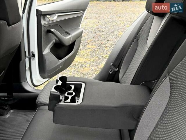 Білий Шкода Октавія, об'ємом двигуна 2 л та пробігом 308 тис. км за 17700 $, фото 29 на Automoto.ua