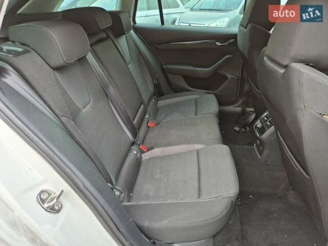 Белый Шкода Октавия, объемом двигателя 1.97 л и пробегом 123 тыс. км за 17300 $, фото 5 на Automoto.ua