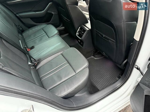 Белый Шкода Октавия, объемом двигателя 2 л и пробегом 180 тыс. км за 22400 $, фото 69 на Automoto.ua