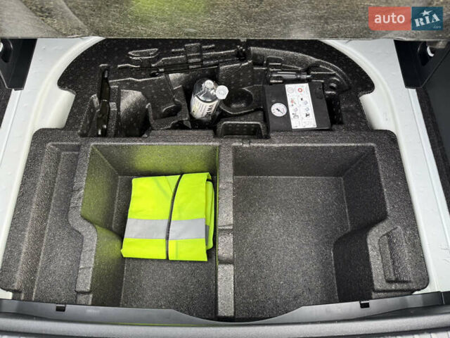 Белый Шкода Октавия, объемом двигателя 2 л и пробегом 180 тыс. км за 22400 $, фото 55 на Automoto.ua