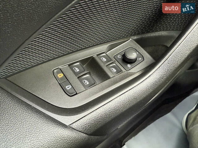 Белый Шкода Октавия, объемом двигателя 2 л и пробегом 180 тыс. км за 22700 $, фото 46 на Automoto.ua