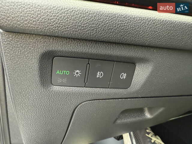 Белый Шкода Октавия, объемом двигателя 2 л и пробегом 180 тыс. км за 22400 $, фото 45 на Automoto.ua