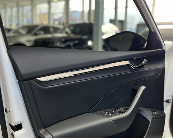 Белый Шкода Октавия, объемом двигателя 1.97 л и пробегом 37 тыс. км за 25490 $, фото 25 на Automoto.ua