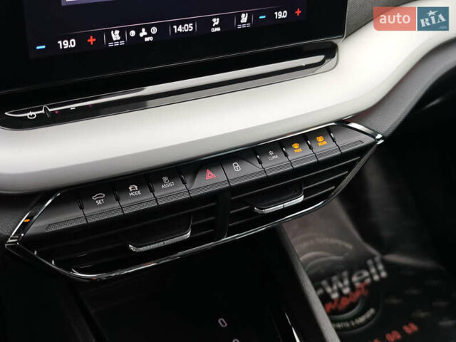 Белый Шкода Октавия, объемом двигателя 2 л и пробегом 179 тыс. км за 23999 $, фото 54 на Automoto.ua