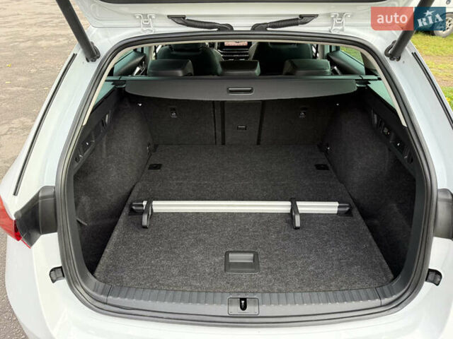 Белый Шкода Октавия, объемом двигателя 2 л и пробегом 180 тыс. км за 22400 $, фото 54 на Automoto.ua