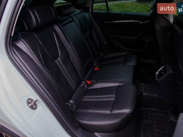 Білий Шкода Октавія, об'ємом двигуна 2 л та пробігом 199 тис. км за 19950 $, фото 74 на Automoto.ua