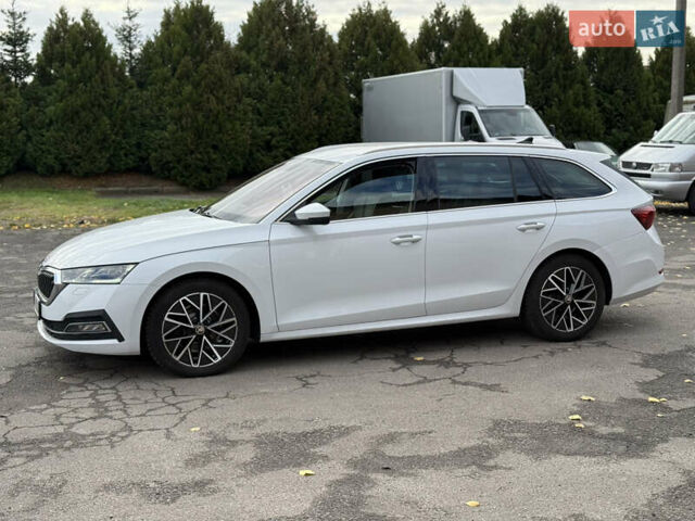 Белый Шкода Октавия, объемом двигателя 2 л и пробегом 180 тыс. км за 22400 $, фото 1 на Automoto.ua