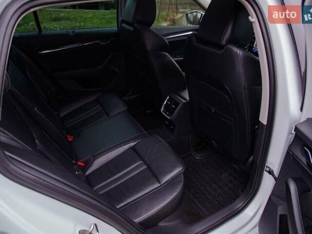 Білий Шкода Октавія, об'ємом двигуна 2 л та пробігом 199 тис. км за 19950 $, фото 73 на Automoto.ua