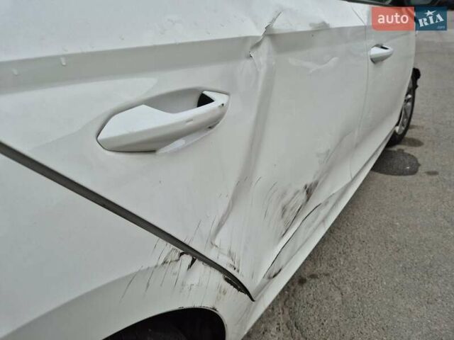 Белый Шкода Октавия, объемом двигателя 1.97 л и пробегом 123 тыс. км за 17300 $, фото 8 на Automoto.ua