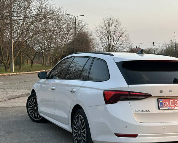 Белый Шкода Октавия, объемом двигателя 2 л и пробегом 124 тыс. км за 20700 $, фото 9 на Automoto.ua