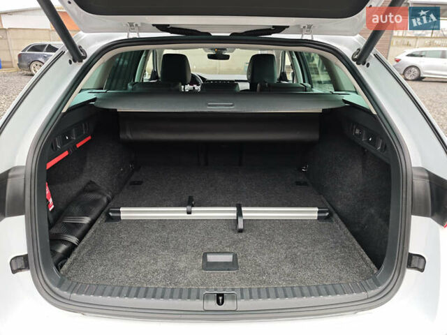 Белый Шкода Октавия, объемом двигателя 2 л и пробегом 179 тыс. км за 23999 $, фото 62 на Automoto.ua