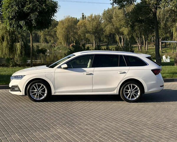 Белый Шкода Октавия, объемом двигателя 1.4 л и пробегом 105 тыс. км за 25300 $, фото 9 на Automoto.ua
