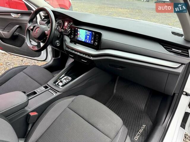 Білий Шкода Октавія, об'ємом двигуна 2 л та пробігом 308 тис. км за 17700 $, фото 34 на Automoto.ua