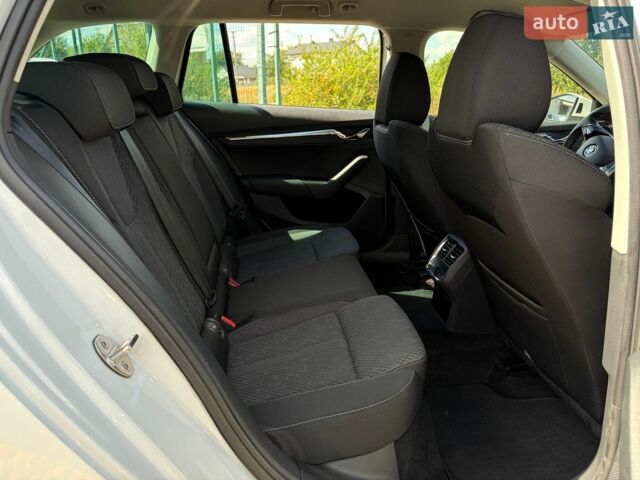 Белый Шкода Октавия, объемом двигателя 2 л и пробегом 162 тыс. км за 23500 $, фото 107 на Automoto.ua