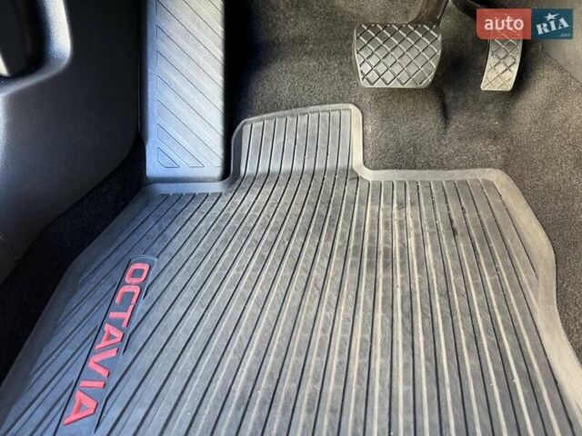 Білий Шкода Октавія, об'ємом двигуна 1.97 л та пробігом 210 тис. км за 21900 $, фото 36 на Automoto.ua