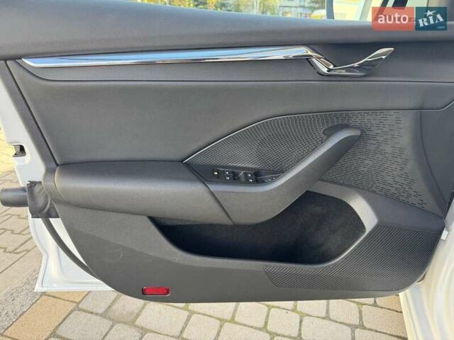 Білий Шкода Октавія, об'ємом двигуна 1.97 л та пробігом 210 тис. км за 21900 $, фото 30 на Automoto.ua