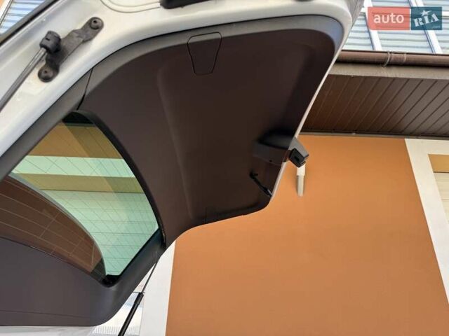 Білий Шкода Октавія, об'ємом двигуна 1.97 л та пробігом 210 тис. км за 21900 $, фото 71 на Automoto.ua