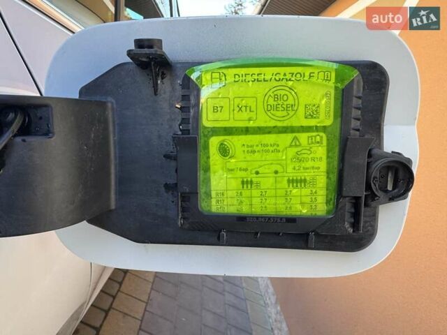 Білий Шкода Октавія, об'ємом двигуна 1.97 л та пробігом 210 тис. км за 21900 $, фото 27 на Automoto.ua