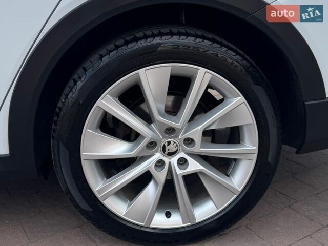 Белый Шкода Октавия, объемом двигателя 1.97 л и пробегом 172 тыс. км за 23550 $, фото 13 на Automoto.ua