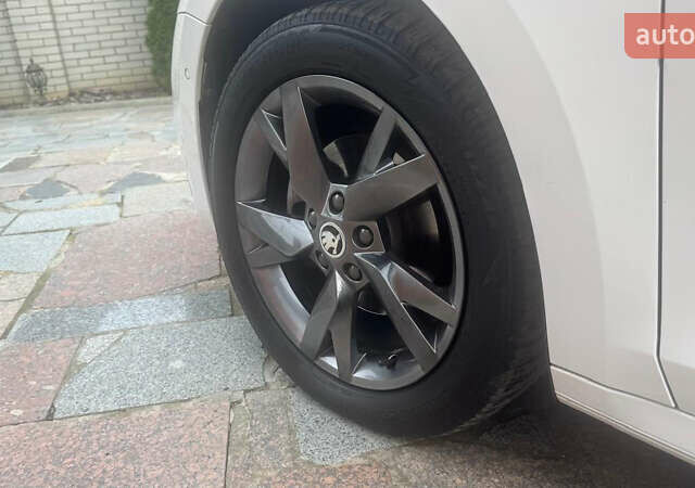 Шкода Октавия 2023 в Житомире на Automoto.ua Белый Шкода Октавия, объемом двигателя 1.97 л и пробегом 70 тыс. км за 31500 $, фото 6 на Automoto.ua