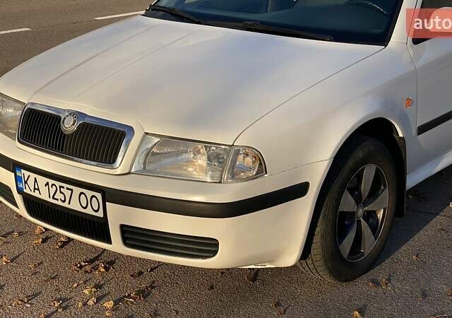 Белый Шкода Октавия, объемом двигателя 1.78 л и пробегом 244 тыс. км за 3000 $, фото 12 на Automoto.ua