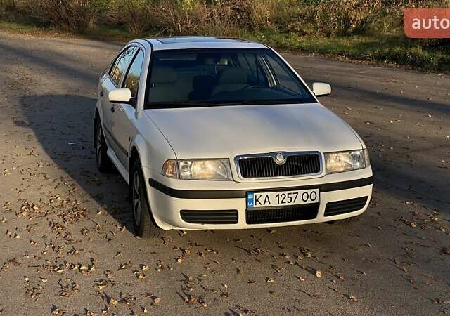 Белый Шкода Октавия, объемом двигателя 1.78 л и пробегом 244 тыс. км за 3000 $, фото 10 на Automoto.ua