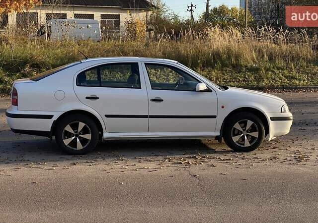 Белый Шкода Октавия, объемом двигателя 1.78 л и пробегом 244 тыс. км за 3000 $, фото 8 на Automoto.ua