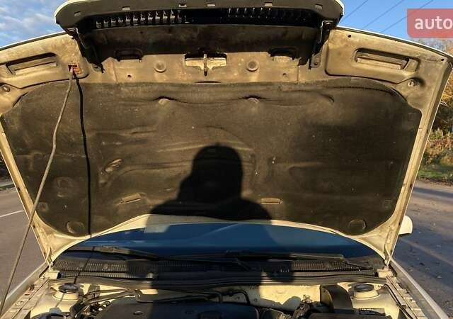 Белый Шкода Октавия, объемом двигателя 1.78 л и пробегом 244 тыс. км за 3000 $, фото 33 на Automoto.ua