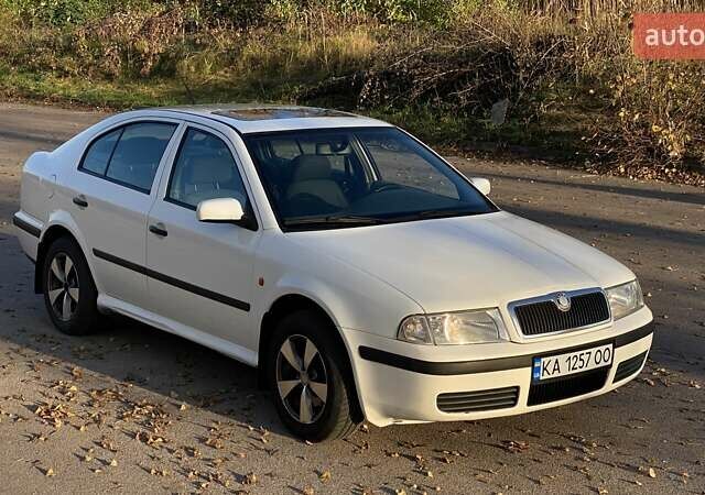 Белый Шкода Октавия, объемом двигателя 1.78 л и пробегом 244 тыс. км за 3000 $, фото 9 на Automoto.ua