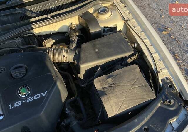 Белый Шкода Октавия, объемом двигателя 1.78 л и пробегом 244 тыс. км за 3000 $, фото 30 на Automoto.ua