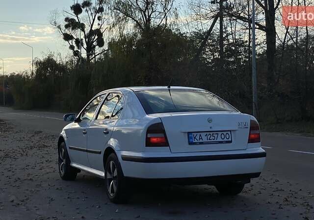 Белый Шкода Октавия, объемом двигателя 1.78 л и пробегом 244 тыс. км за 3000 $, фото 4 на Automoto.ua