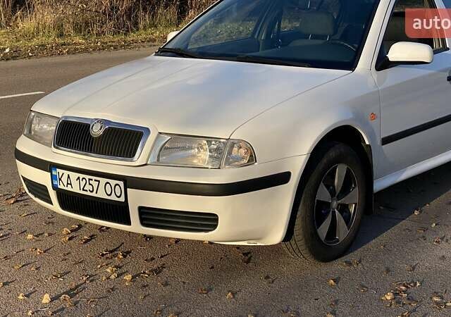 Белый Шкода Октавия, объемом двигателя 1.78 л и пробегом 244 тыс. км за 3000 $, фото 11 на Automoto.ua