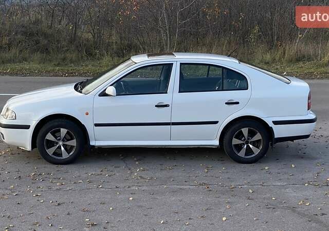 Белый Шкода Октавия, объемом двигателя 1.78 л и пробегом 244 тыс. км за 3000 $, фото 2 на Automoto.ua