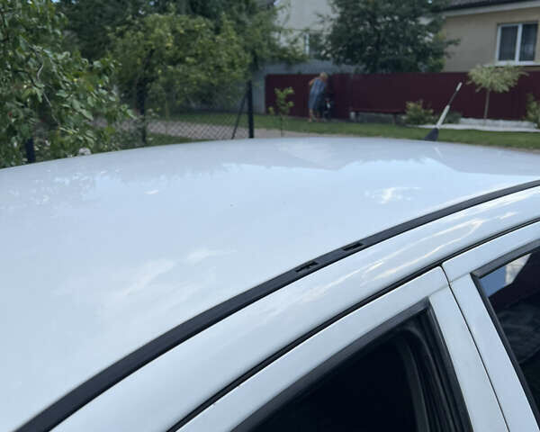 Белый Шкода Октавия, объемом двигателя 1.6 л и пробегом 432 тыс. км за 2550 $, фото 9 на Automoto.ua