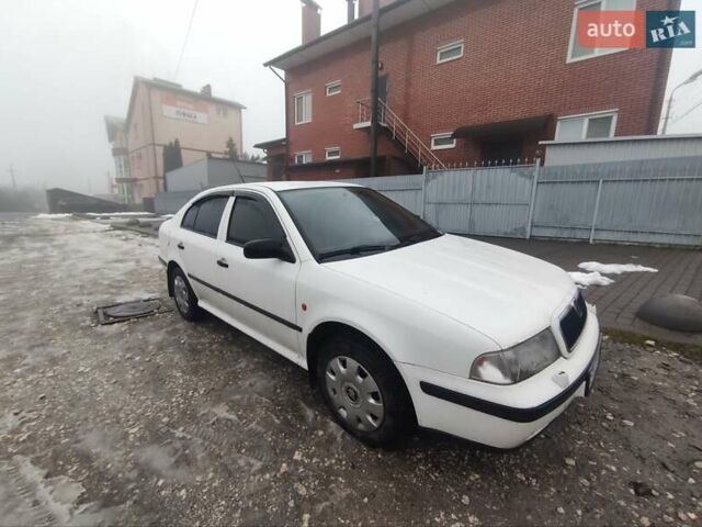 Белый Шкода Октавия, объемом двигателя 1.6 л и пробегом 465 тыс. км за 3300 $, фото 1 на Automoto.ua