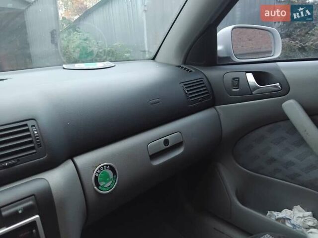 Белый Шкода Октавия, объемом двигателя 1.8 л и пробегом 217 тыс. км за 3000 $, фото 9 на Automoto.ua