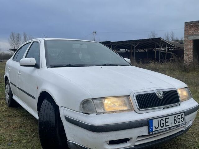 Белый Шкода Октавия, объемом двигателя 0 л и пробегом 300 тыс. км за 1150 $, фото 1 на Automoto.ua