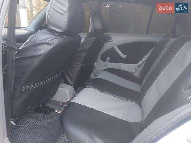 Белый Шкода Октавия, объемом двигателя 1.6 л и пробегом 350 тыс. км за 2900 $, фото 13 на Automoto.ua