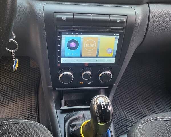 Белый Шкода Октавия, объемом двигателя 1.8 л и пробегом 292 тыс. км за 5100 $, фото 6 на Automoto.ua