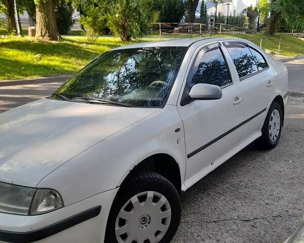 Белый Шкода Октавия, объемом двигателя 1.6 л и пробегом 400 тыс. км за 4500 $, фото 5 на Automoto.ua