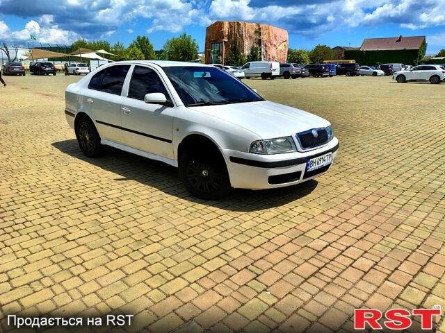 Белый Шкода Октавия, объемом двигателя 1.6 л и пробегом 202 тыс. км за 3500 $, фото 4 на Automoto.ua