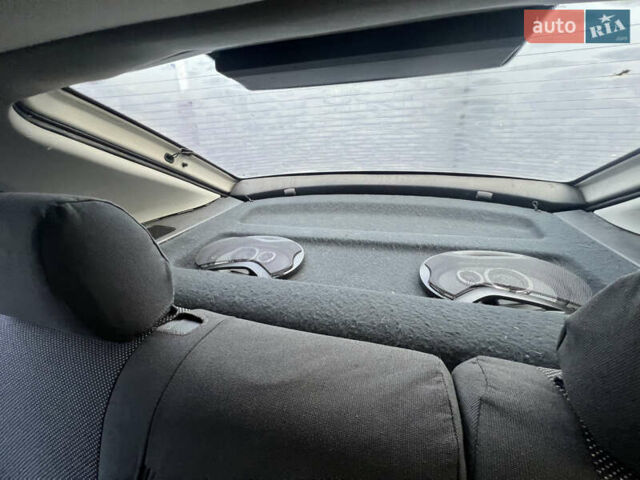 Белый Шкода Октавия, объемом двигателя 1.6 л и пробегом 332 тыс. км за 2500 $, фото 8 на Automoto.ua
