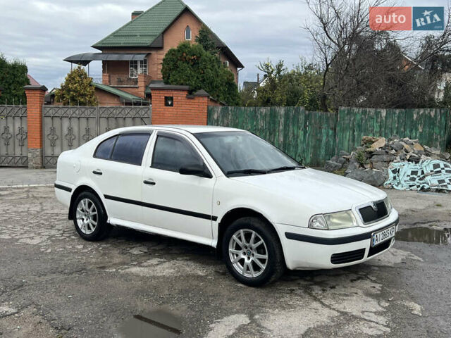 Белый Шкода Октавия, объемом двигателя 1.6 л и пробегом 333 тыс. км за 2200 $, фото 1 на Automoto.ua
